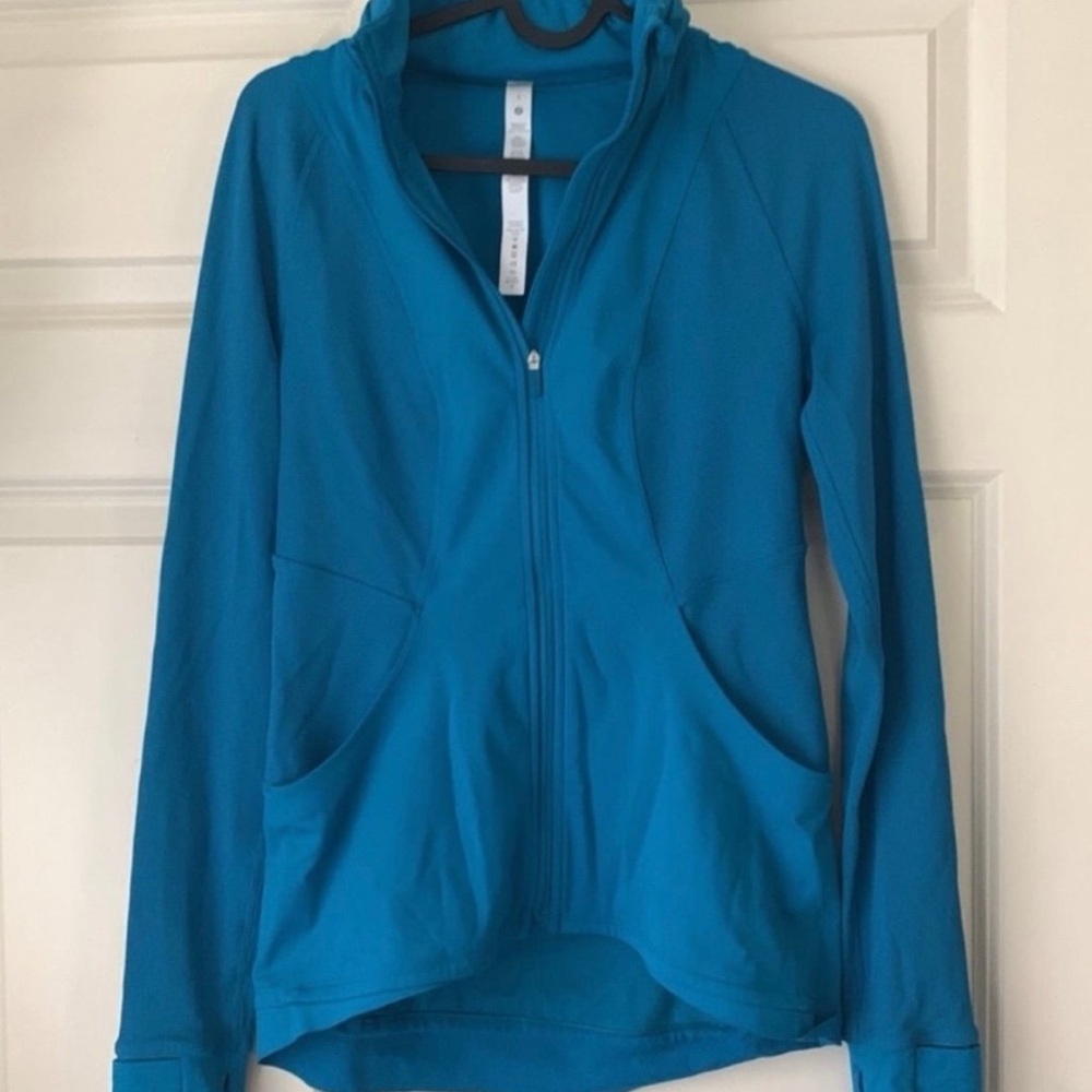 Lululemon Far and Free Jacket Size 6